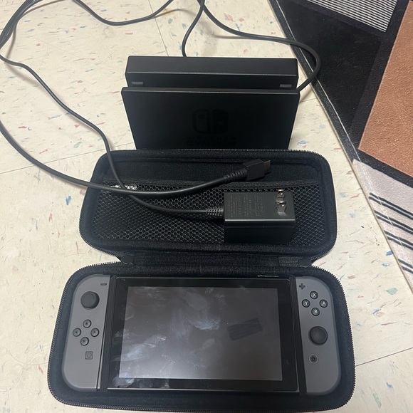 Nintendo switch grey joycons comes with all cables!